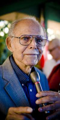 Huber Matos, Cuban dissident, dies at age 95